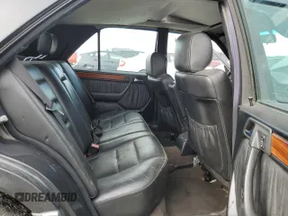 1995 Mercedes-Benz E Class with VIN WDBEA32E0SC180075, listed as a Copart auction lot 78734204 with 268,276 mi miles and Clean Title. Bid and sale history available at carsss.com. Image 10.