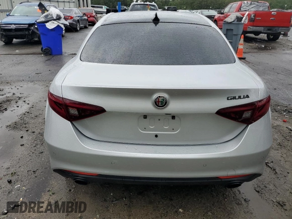2020 Alfa Romeo Giulia Ti Sport z VIN ZARFAMBN9L7635579, wystawiony jako Copart lot #56565595 z przebiegiem 33 039 mil mil oraz Szkoda całkowita • Salvage title. Historia ofert i sprzedaży dostępna na DreamBid. Obrazek 6.