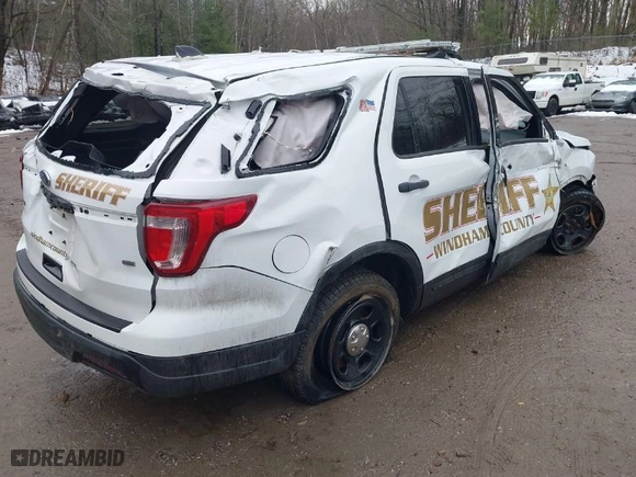 2019 Ford Police Interceptor Utility with VIN 1FM5K8AR3KGA30854, listed as a IAAI auction lot 41907581 with 126,290 mi miles. Bid and sale history available at carsss.com. Image 4.