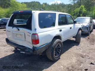 1998 Toyota 4Runner with VIN JT3GM84R9W0020917, listed as a IAAI auction lot 41978572 with 389,449 mi miles. Bid and sale history available at carsss.com. Image 4.