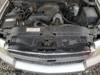 2007 Chevrolet Suburban LT with VIN 3GNFK16347G248390, listed as a Copart auction lot 44338025 with 322,147 mi miles and Salvage Title. Bid and sale history available at carsss.com. Image 12.