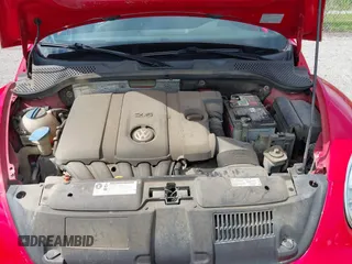 2013 Volkswagen Beetle 2.5L w/Sun/Sound/Nav с VIN 3VWJP7AT7DM686412, выставлен на аукционе IAAI как лот 42239653 с пробегом 76 237 миль миль и . История ставок и продаж доступна на DreamBid. Изображение 10.