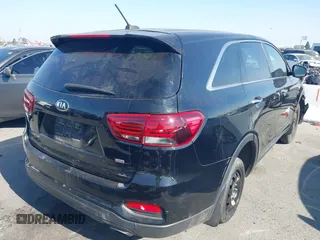 2019 Kia Sorento L with VIN 5XYPG4A33KG458915, listed as a IAAI auction lot 41377921 with Not Provided miles and . Bid and sale history available at carsss.com. Image 4.