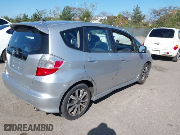 2013 Honda Fit Sport с VIN JHMGE8H6XDC022677, выставлен на аукционе IAAI как лот 41799038 с пробегом Не указан миль и . История ставок и продаж доступна на DreamBid. Изображение 4.
