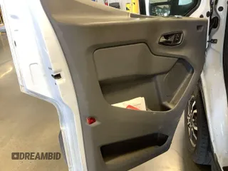 2021 Ford Transit z VIN 1FTBR1YG8MKA40049, wystawiony jako IAAI lot #42843942 z przebiegiem 78 346 mil mil oraz . Historia ofert i sprzedaży dostępna na DreamBid. Obrazek 1.