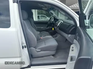 2008 Toyota Tacoma z VIN 5TEUU42N58Z487696, wystawiony jako IAAI lot #42355037 z przebiegiem 147 944 mil mil oraz . Historia ofert i sprzedaży dostępna na DreamBid. Obrazek 5.