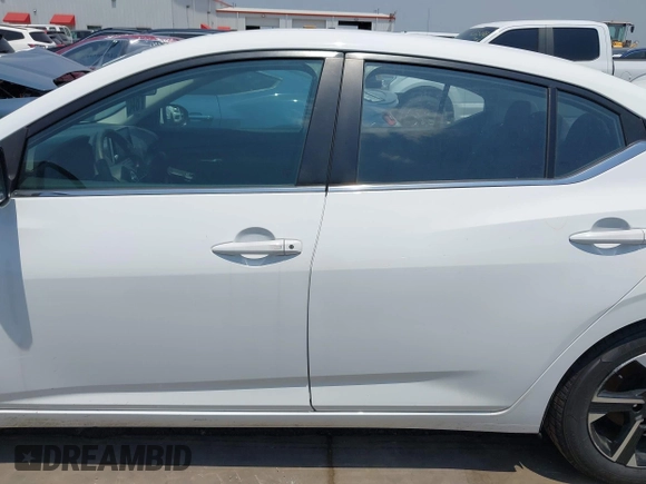 2024 Nissan Sentra SV z VIN 3N1AB8CV7RY219189, wystawiony jako IAAI lot #42240272 z przebiegiem 50 482 mil mil oraz . Historia ofert i sprzedaży dostępna na DreamBid. Obrazek 14.