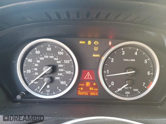 2011 BMW X6 50i with VIN 5UXFG8C56BLZ96125, listed as a Copart auction lot 45690425 with 69,732 mi miles and Salvage Title. Bid and sale history available at carsss.com. Image 9.