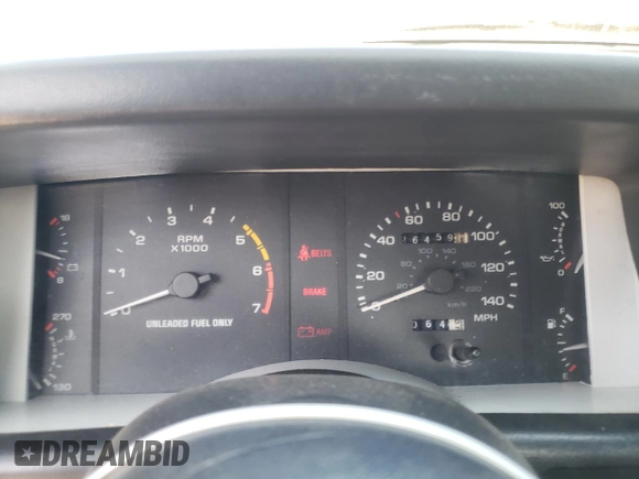 1988 Ford Mustang z VIN 1FABP44E6JF232186, wystawiony jako Copart lot #70489364 z przebiegiem 264 591 mil mil oraz Szkoda całkowita • Salvage title. Historia ofert i sprzedaży dostępna na DreamBid. Obrazek 9.
