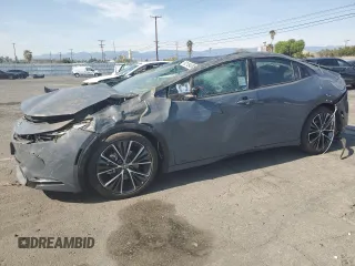 2023 Toyota Prius LE z VIN JTDADABU8P3002733, wystawiony jako Copart lot #52184085 z przebiegiem 30 251 mil mil oraz Szkoda całkowita • Salvage title. Historia ofert i sprzedaży dostępna na DreamBid. Obrazek 1.