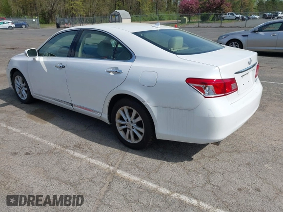 2011 Lexus ES with VIN JTHBK1EG6B2444679, listed as a IAAI auction lot 42181070 with 192,416 mi miles. Bid and sale history available at carsss.com. Image 3.
