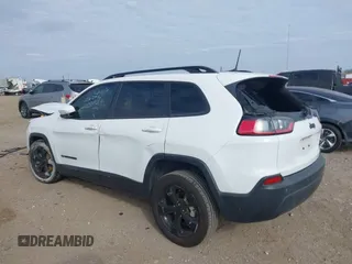 2019 Jeep Cherokee Latitude Plus z VIN 1C4PJLLB7KD443736, wystawiony jako IAAI lot #41632280 z przebiegiem 108 314 mil mil oraz . Historia ofert i sprzedaży dostępna na DreamBid. Obrazek 14.