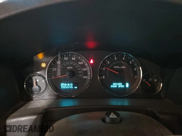 2006 Jeep Commander with VIN 1J8HH48N96C304320, listed as a Copart auction lot 86096104 with 205,545 mi miles and Clean Title. Bid and sale history available at carsss.com. Image 9.
