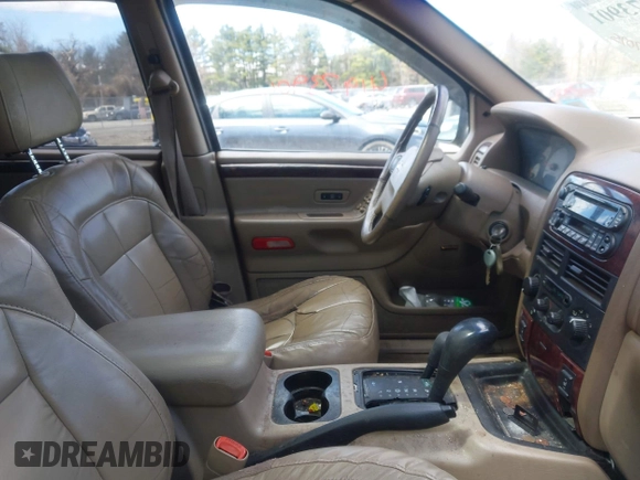 2001 Jeep Grand Cherokee Limited with VIN 1J4GW58N71C587088, listed as a IAAI auction lot 41973901 with 207,075 mi miles. Bid and sale history available at carsss.com. Image 5.