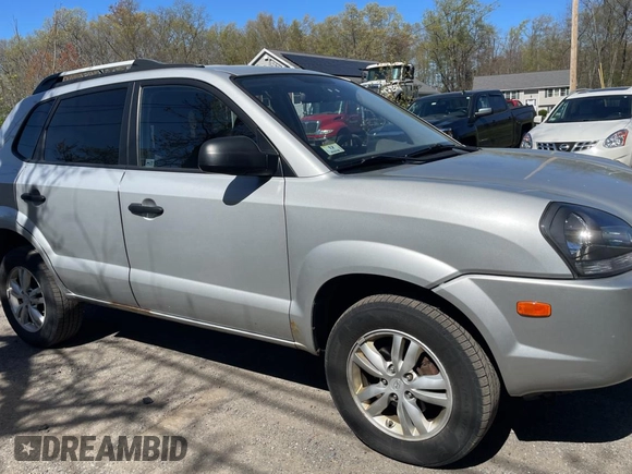 2009 Hyundai Tucson GLS with VIN KM8JM12B89U975392, listed as a Copart auction lot 55508145 with 113,176 mi miles and Clean Title. Bid and sale history available at carsss.com. Image 1.