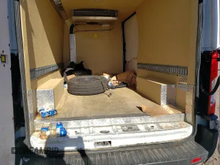2018 Ford Transit z VIN 1FTYR2CMXJKA73854, wystawiony jako Copart lot #81051414 z przebiegiem Nie podano mil oraz Szkody całkowita. Historia ofert i sprzedaży dostępna na DreamBid. Obrazek 10.
