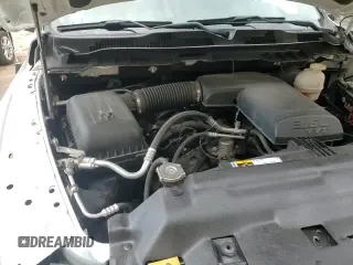 2021 Ram 1500 Express z VIN 1C6RR7FG1MS551274, wystawiony jako Copart lot #70141775 z przebiegiem 27 253 mil mil oraz Czysty tytuł • Clean title. Historia ofert i sprzedaży dostępna na DreamBid. Obrazek 13.