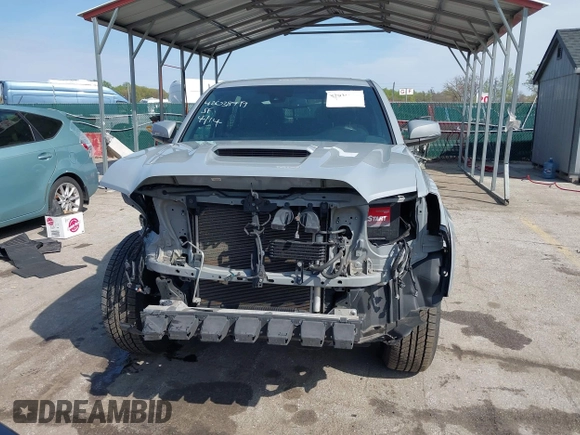 2018 Toyota Tacoma SR with VIN 3TMCZ5AN6JM170128, listed as a IAAI auction lot 42038979 with 59,497 mi miles. Bid and sale history available at carsss.com. Image 12.