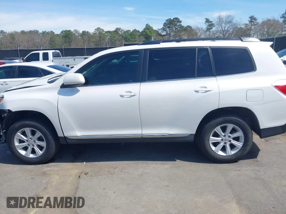 2013 Toyota Highlander with VIN 5TDZA3EH4DS042792, listed as a IAAI auction lot 41820271 with 118,536 mi miles and . Bid and sale history available at DreamBid. Image 14.