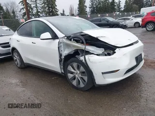2021 Tesla Model Y Standard Range with VIN 5YJYGDED3MF103499, listed as a IAAI auction lot 41632064 with 132,846 mi miles. Bid and sale history available at carsss.com. Image 1.