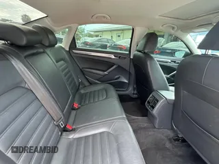 2018 Volkswagen Passat SEL Premium z VIN 1VWCA7A30JC015249, wystawiony jako Copart lot #59337915 z przebiegiem 115 645 mil mil oraz Czysty tytuł • Clean title. Historia ofert i sprzedaży dostępna na DreamBid. Obrazek 6.
