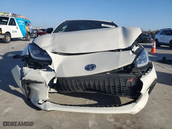 2022 Toyota GR86 Premium with VIN JF1ZNBF10N8752834, listed as a Copart auction lot 43573735 with 33,727 mi miles and Salvage Title. Bid and sale history available at carsss.com. Image 5.