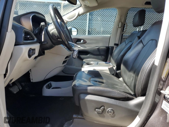 2017 Chrysler Pacifica Touring L Plus with VIN 2C4RC1EGXHR778592, listed as a Copart auction lot 54518165 with 189,760 mi miles and Clean Title. Bid and sale history available at DreamBid. Image 7.