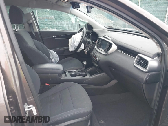 2019 Kia Sorento LX with VIN 5XYPGDA32KG429289, listed as a IAAI auction lot 40030977 with 53,579 mi miles. Bid and sale history available at carsss.com. Image 5.