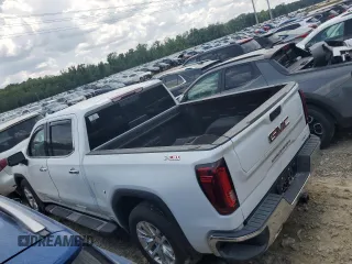 2022 GMC Sierra 1500 SLT z VIN 3GTU9DED6NG158615, wystawiony jako Copart lot #56938305 z przebiegiem 45 644 mil mil oraz Szkoda całkowita • Salvage title. Historia ofert i sprzedaży dostępna na DreamBid. Obrazek 2.
