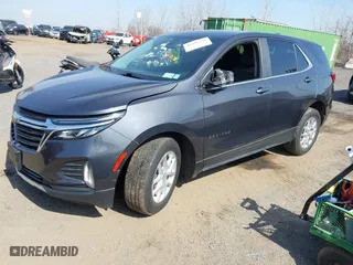 2022 Chevrolet Equinox LT with VIN 2GNAXUEV0N6110449, listed as a IAAI auction lot 41785236 with 124,258 mi miles. Bid and sale history available at carsss.com. Image 2.