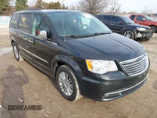 2015 Chrysler Town & Country Touring-L with VIN 2C4RC1CG5FR742180, listed as a IAAI auction lot 41880267 with 175,124 mi miles. Bid and sale history available at carsss.com. Image 1.