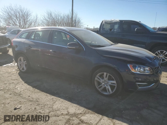 2015 Volvo V60 z VIN YV1612SC3F1188973, wystawiony jako Copart lot #39475764 z przebiegiem Nie podano mil oraz . Historia ofert i sprzedaży dostępna na DreamBid. Obrazek 4.