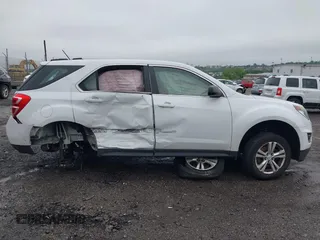 2017 Chevrolet Equinox LS z VIN 2GNALBEK5H1553638, wystawiony jako IAAI lot #42187217 z przebiegiem Nie podano mil oraz . Historia ofert i sprzedaży dostępna na DreamBid. Obrazek 12.