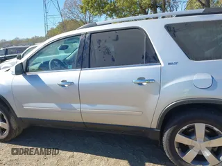 2010 GMC Acadia SLT1 z VIN 1GKLRMEDXAJ202687, wystawiony jako IAAI lot #40635219 z przebiegiem 115 810 mil mil oraz . Historia ofert i sprzedaży dostępna na DreamBid. Obrazek 14.