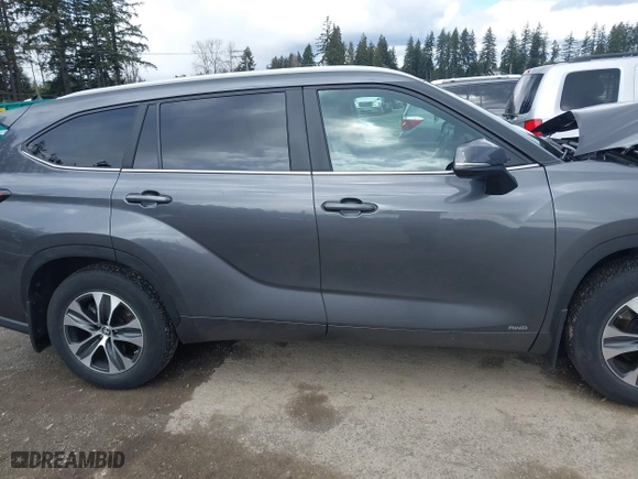 2023 Toyota Highlander Hybrid XLE with VIN 5TDKBRCH2PS122939, listed as a IAAI auction lot 41825321 with 118,283 mi miles. Bid and sale history available at carsss.com. Image 14.