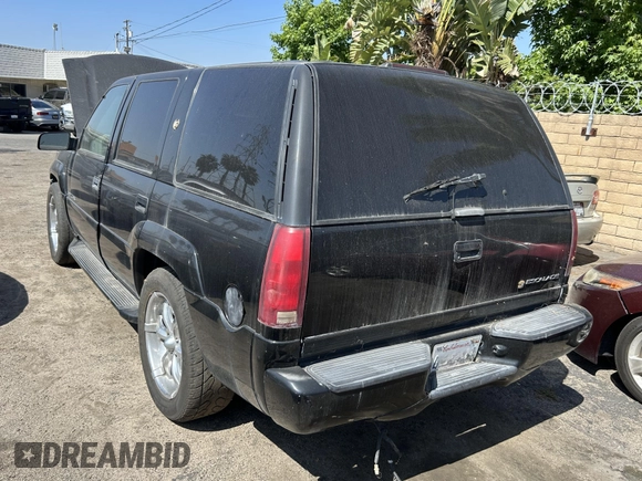 1999 Cadillac Escalade с VIN 1GYEK13R7XR408723, выставлен на аукционе IAAI как лот 42440305 с пробегом 173 754 миль миль и . История ставок и продаж доступна на DreamBid. Изображение 3.