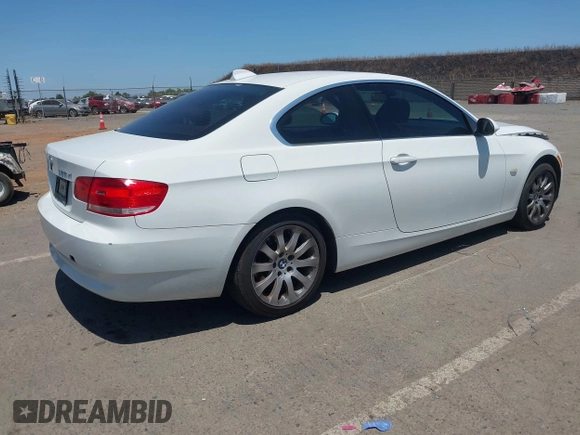 2007 BMW 3 Series 328xi z VIN WBAWC33537PD06475, wystawiony jako IAAI lot #42368910 z przebiegiem 101 579 mil mil oraz . Historia ofert i sprzedaży dostępna na DreamBid. Obrazek 4.