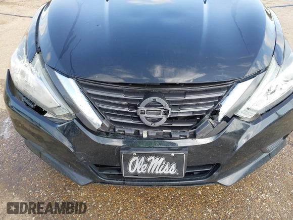 2017 Nissan Altima 2.5 SV with VIN 1N4AL3AP2HC177593, listed as a IAAI auction lot 41918149 with 173,257 mi miles. Bid and sale history available at carsss.com. Image 17.