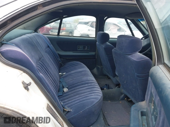 1993 Oldsmobile 88 z VIN 1G3HN53L0PH312824, wystawiony jako IAAI lot #42200714 z przebiegiem 152 810 mil mil oraz . Historia ofert i sprzedaży dostępna na DreamBid. Obrazek 8.