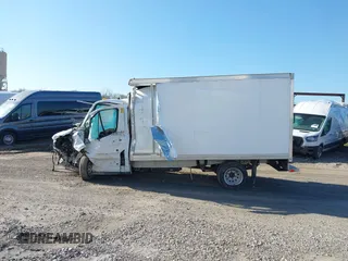 2022 Ford Transit z VIN 1FDBF6Z86NKA40450, wystawiony jako IAAI lot #41768046 z przebiegiem Nie podano mil oraz . Historia ofert i sprzedaży dostępna na DreamBid. Obrazek 14.