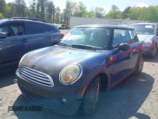 2008 MINI Hardtop with VIN WMWMF33538TU67798, listed as a IAAI auction lot 41978652 with 184,218 mi miles and . Bid and sale history available at DreamBid. Image 2.