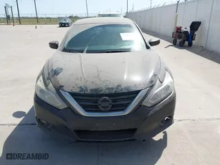2018 Nissan Altima 2.5 SV with VIN 1N4AL3APXJC172244, listed as a IAAI auction lot 41861358 with 204,181 mi miles. Bid and sale history available at carsss.com. Image 12.
