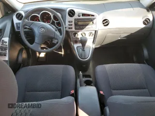 2006 Toyota Matrix STD z VIN 2T1KR32E86C617539, wystawiony jako Copart lot #50357505 z przebiegiem 186 545 mil mil oraz Szkoda całkowita • Salvage title. Historia ofert i sprzedaży dostępna na DreamBid. Obrazek 8.