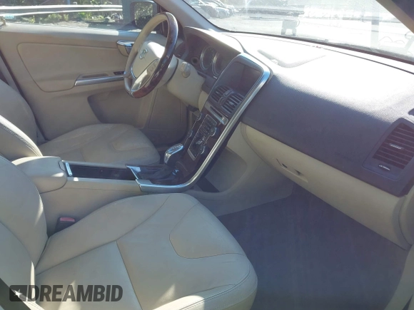 2013 Volvo XC60 3.2L z VIN YV4940DZ4D2391195, wystawiony jako IAAI lot #42055606 z przebiegiem 142 105 mil mil oraz . Historia ofert i sprzedaży dostępna na DreamBid. Obrazek 5.