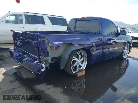 2004 Chevrolet Silverado 1500 LS with VIN 1GCEC14T04Z345909, listed as a IAAI auction lot 41773393 with 165,164 mi miles. Bid and sale history available at carsss.com. Image 4.