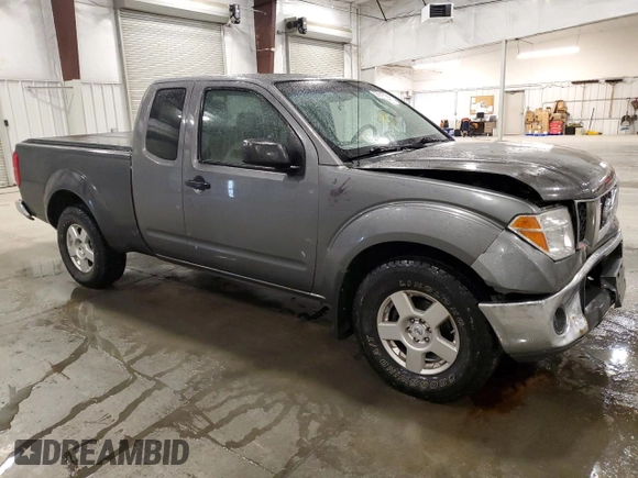 2008 Nissan Frontier SE z VIN 1N6AD06WX8C401437, wystawiony jako Copart lot #59941525 z przebiegiem 132 721 mil mil oraz Szkoda całkowita • Salvage title. Historia ofert i sprzedaży dostępna na DreamBid. Obrazek 4.