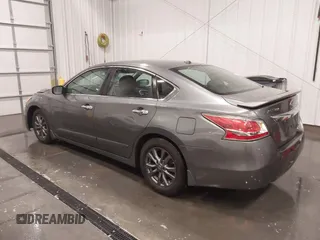 2015 Nissan Altima S with VIN 1N4AL3AP1FN914462, listed as a IAAI auction lot 41700362 with 127,042 mi miles and . Bid and sale history available at carsss.com. Image 3.