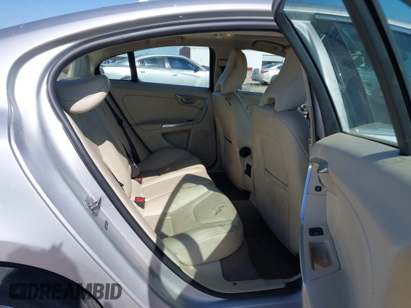 2014 Volvo S60 T5 z VIN YV1612FS3E2290445, wystawiony jako IAAI lot #41615450 z przebiegiem Nie podano mil oraz . Historia ofert i sprzedaży dostępna na DreamBid. Obrazek 8.