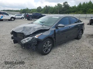 2022 Kia Forte LXS z VIN 3KPF24AD9NE418200, wystawiony jako Copart lot #56518225 z przebiegiem 100 298 mil mil oraz Czysty tytuł • Clean title. Historia ofert i sprzedaży dostępna na DreamBid. Obrazek 1.