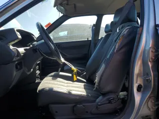 1988 Toyota Camry z VIN JT2SV24E5J3276324, wystawiony jako Copart lot #88117355 z przebiegiem 89 928 mil mil oraz Szkoda całkowita • Salvage title. Historia ofert i sprzedaży dostępna na DreamBid. Obrazek 7.